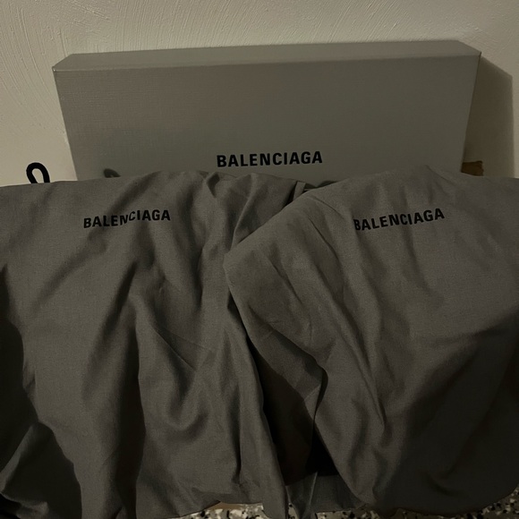 Balenciaga Black and Gold Nappa Leather Slides - Picture 8 of 9